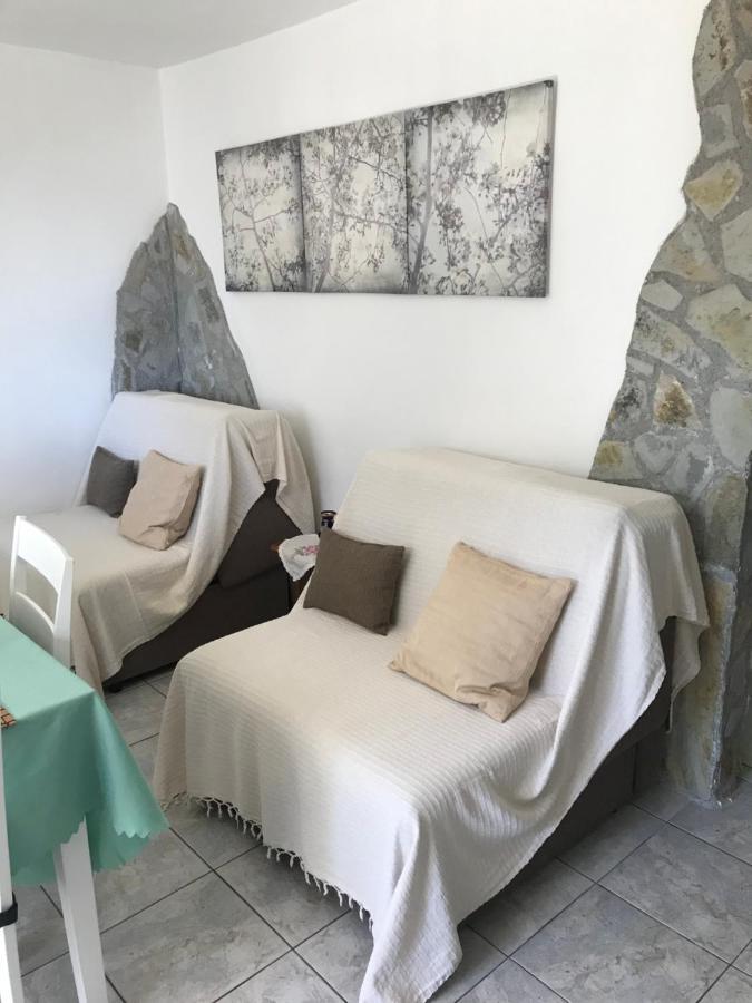 Gourgiana Apartments 안드리차이나 외부 사진
