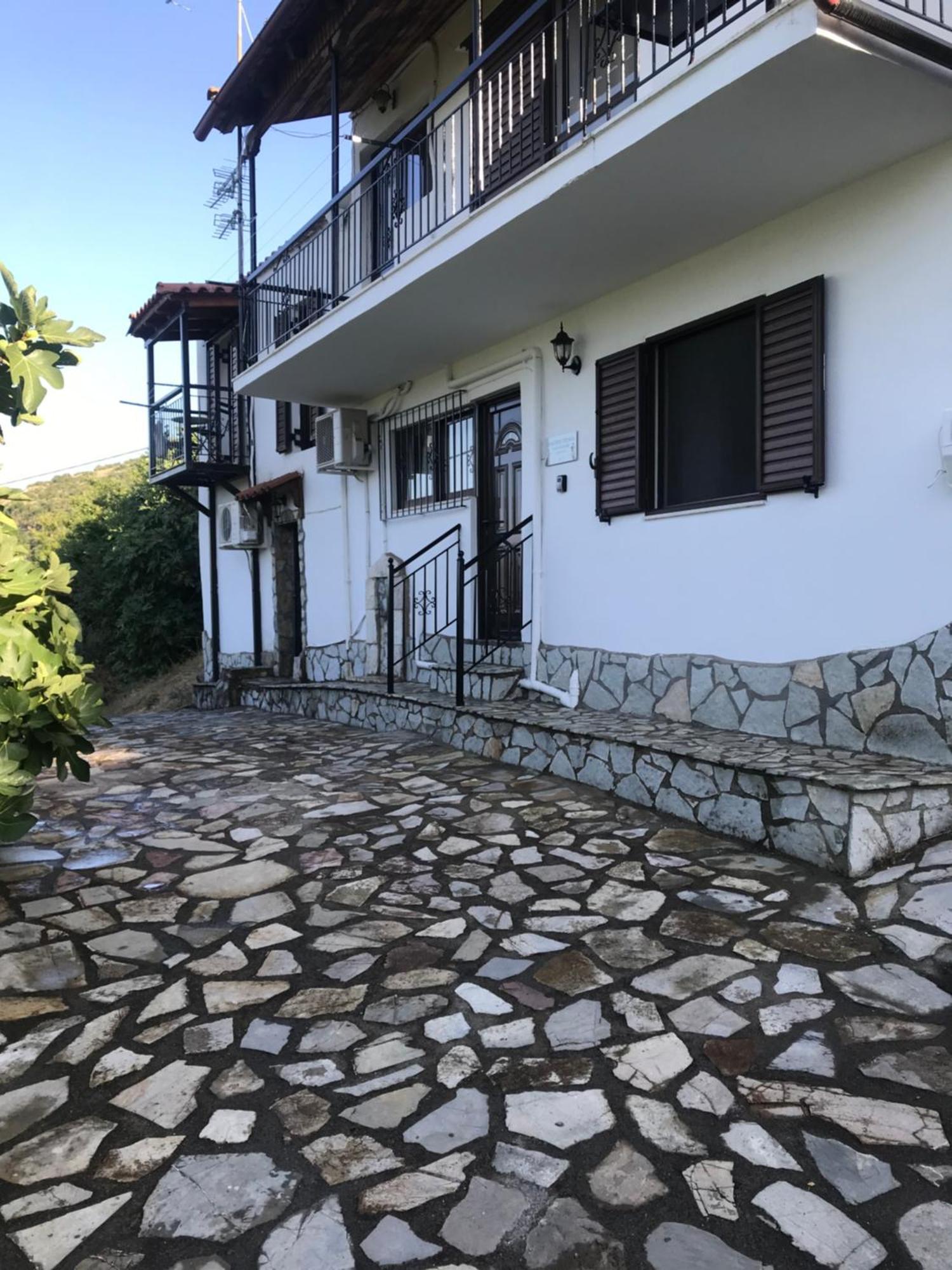 Gourgiana Apartments 안드리차이나 외부 사진